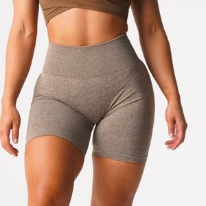 NVGTN scrunch shorts